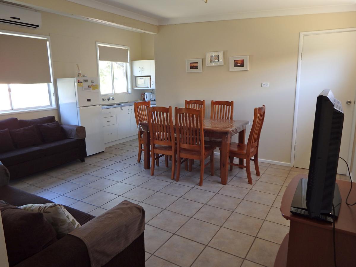 Port Denison Lazy Lobster Holiday Units & Chalets מראה חיצוני תמונה