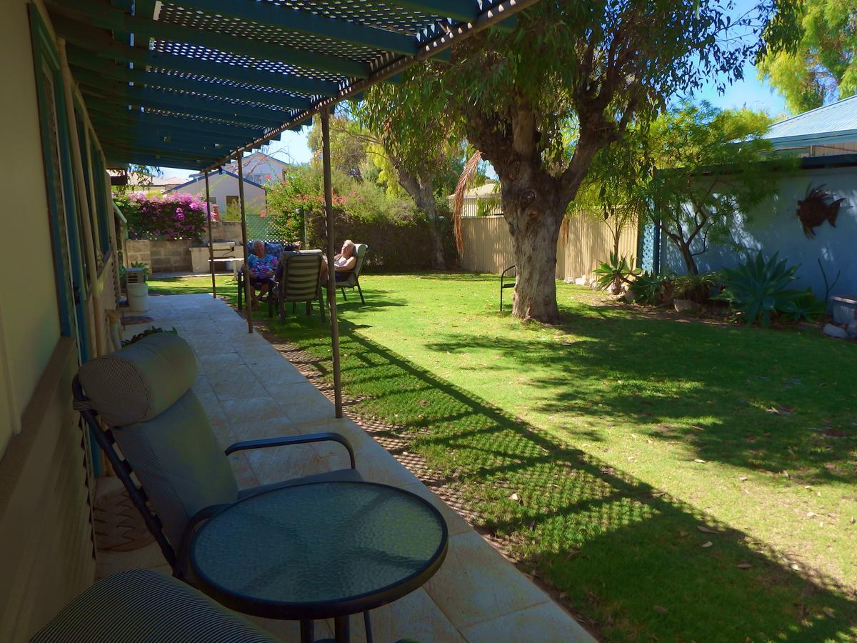 Port Denison Lazy Lobster Holiday Units & Chalets מראה חיצוני תמונה