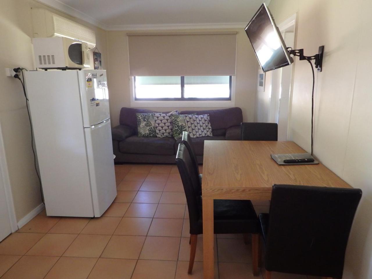 Port Denison Lazy Lobster Holiday Units & Chalets מראה חיצוני תמונה